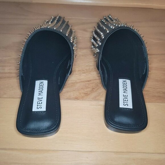Steve Madden Size 6 Pinpoint Slip On Studded Shoes in Black Mules NWOB New - Picture 5 of 8